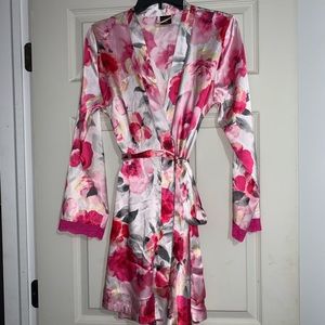 Floral short robe ♥️